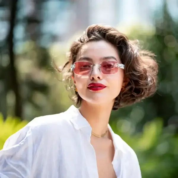 Limited-Time Sale for Summer Surprises AED 99د.إ:Head-turning rimless sunglasses with Prismatic™ Color-changing Lenses - Image 9